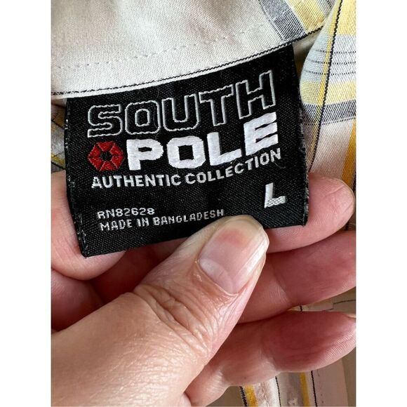 Southpole Short Sleeve Button Up Shirt - Picture 3 of 6